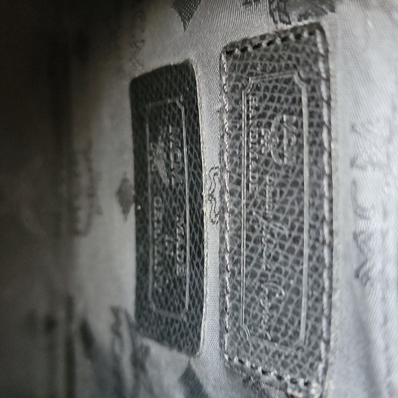 MCM Sling - Picture 7 of 13